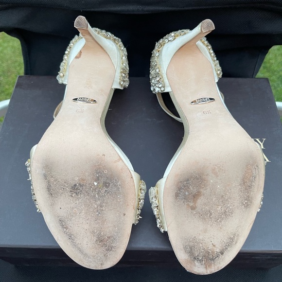 Badgley Mischka - Picture 5 of 6